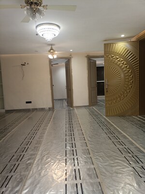 Room in 3 BHK Builder Floor at Pushpanjali Farms – for Rent