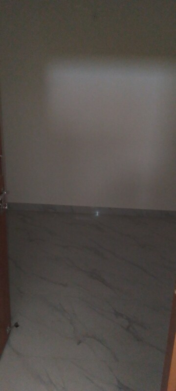Room in 1 BHK Builder Floor at Chirag Dilli – for Rent