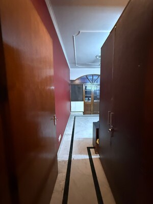 Furnished Amenities in 3 BHK Builder Floor at Greater Kailash ii – for Rent