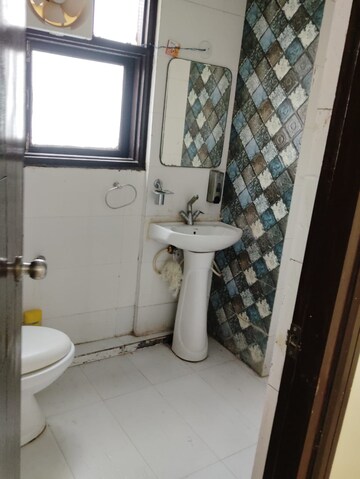 Balcony in 4 BHK Builder Floor at Green Fields Colony – for Rent