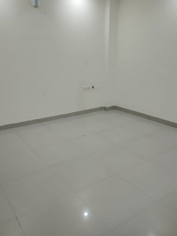 Room in 4 BHK Builder Floor at Green Fields Colony – for Rent