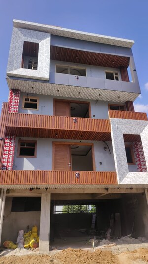 3 BHK Builder Floor For Sale in BPTP District, Sector 81