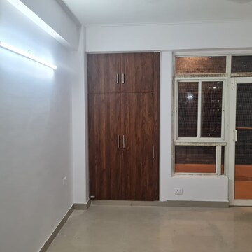 Room in 3 BHK Apartment at Keltech Golf Vista, Dundahera – for Rent
