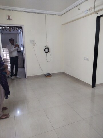 Room in 1 BHK Apartment at Kurla East – for Rent