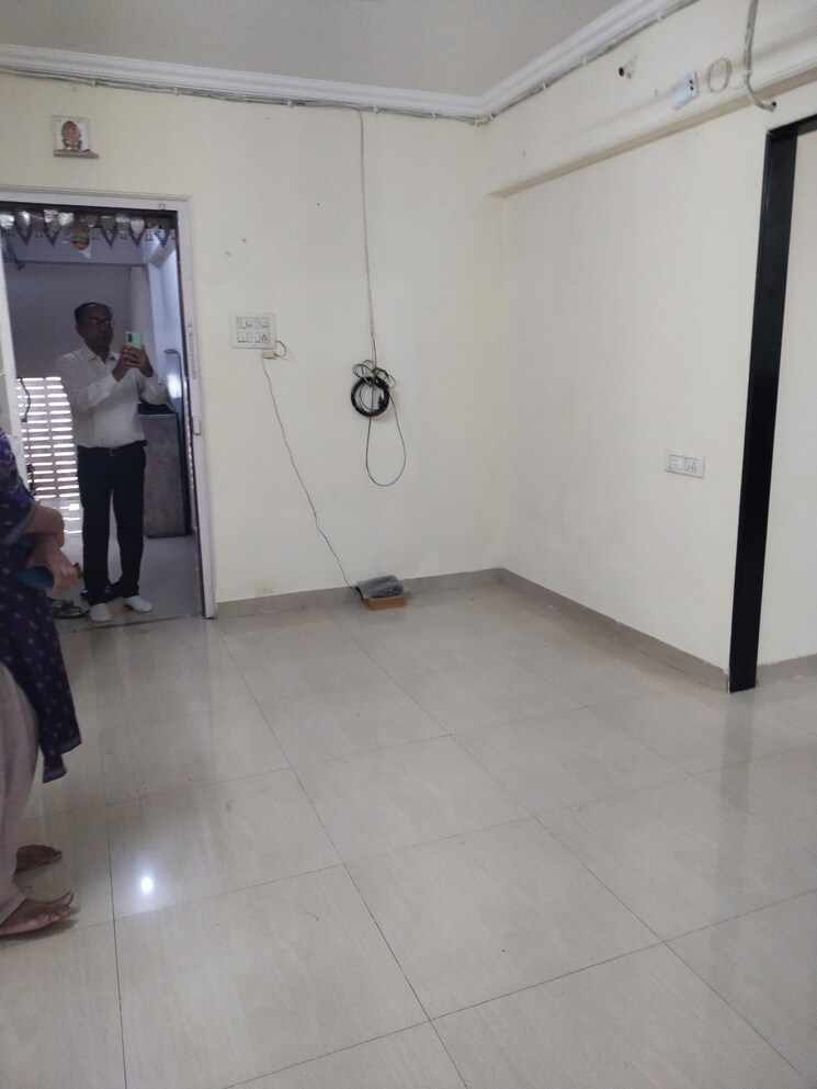 Room, kurla east 1 Bedroom 450 Sq.Ft. Apartment In Kurla East Mumbai 9226469