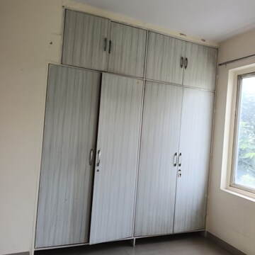 Room in 3 BHK Apartment at Puri Vip Floors, Sector 81 – for Rent