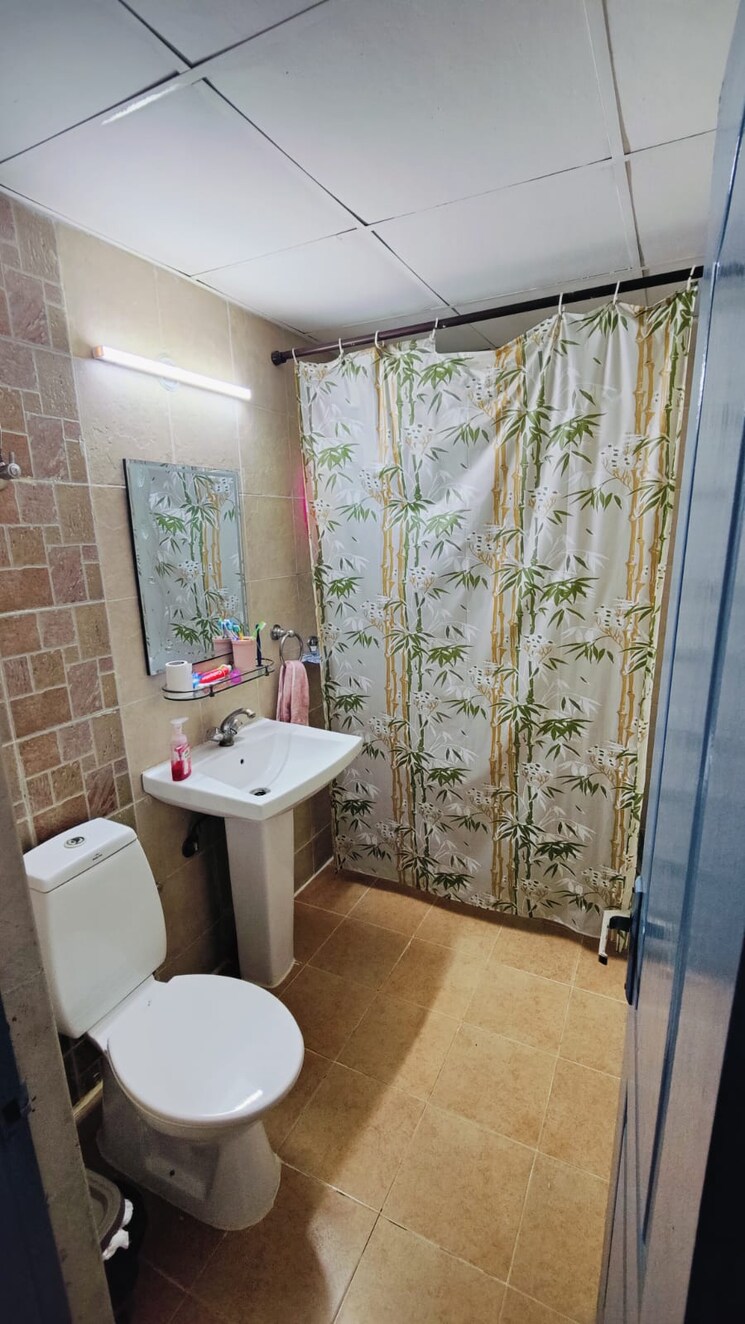 Bathroom, saviour-greenisle 2.5 Bedroom 1150 Sq.Ft. Apartment In Sain Vihar Ghaziabad 9226475