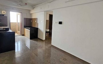 Room in 2 BHK Apartment at Venkatesh Skydale Phase 2, Sinhagad Road – for Rent