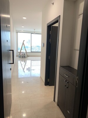 Room in 3 BHK Apartment at Oberoi Sky City, Borivali East – for Rent