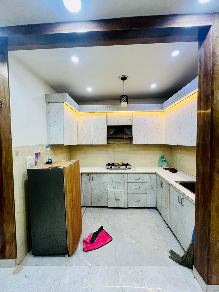 Kitchen, dwarka mor 3 Bedroom 900 Sq.Ft. Builder Floor In Dwarka Mor Delhi 9226467