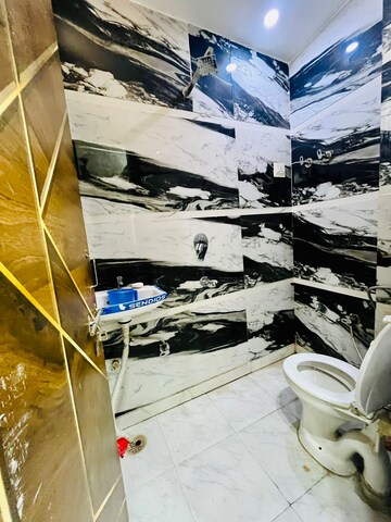Attached Bathroom in 3 BHK Builder Floor at Dwarka Mor – for Rent