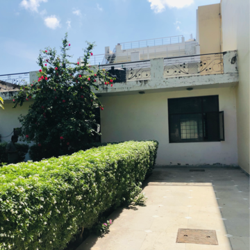 Balcony in 1.5 BHK Villa at Sector 23 – for Rent