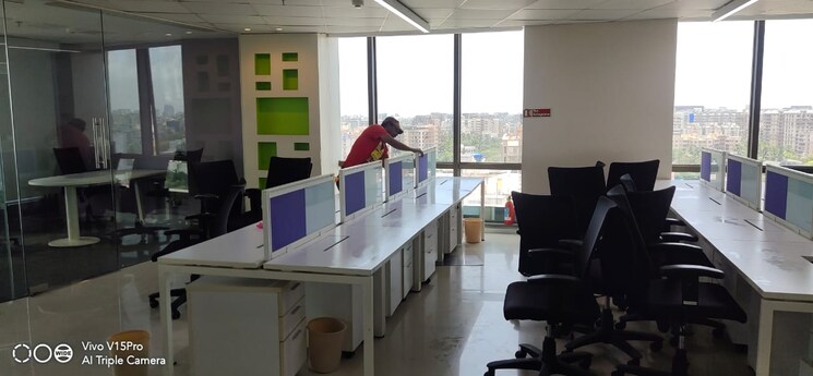 Team Area, classic-pentagon Commercial Office Space 5000 Sq.Ft. In Chakala Mumbai 9226521