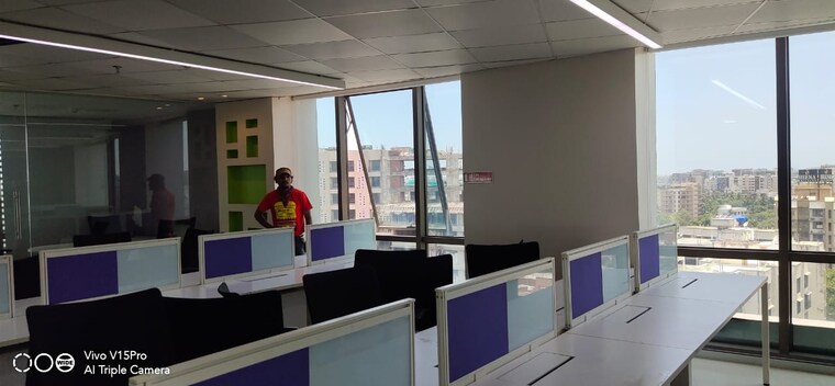 Team Area, classic-pentagon Commercial Office Space 5000 Sq.Ft. In Chakala Mumbai 9226521