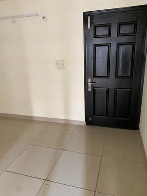 Room in 2 BHK Apartment at GH-7 Crossings Republik, Vijay Nagar – for Sale