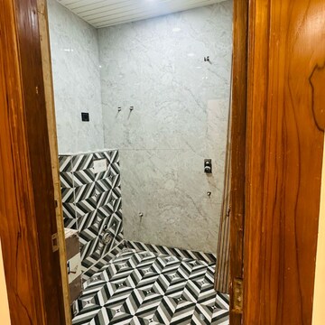 Bathroom in 3 BHK Apartment at Ashiana Upvan, Ashiana Greens – for Rent