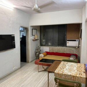Bedroom in 2 BHK Apartment at Andheri West – for Rent