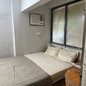Bedroom in 2 BHK Apartment at Andheri West – for Rent
