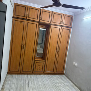 Bedroom in 2 BHK Apartment at Andheri West – for Rent