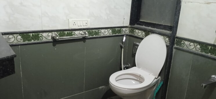 Bathroom, goyal-lakshchandi-heights 3 Bedroom 1500 Sq.Ft. Apartment In Goregaon East Mumbai 9226564