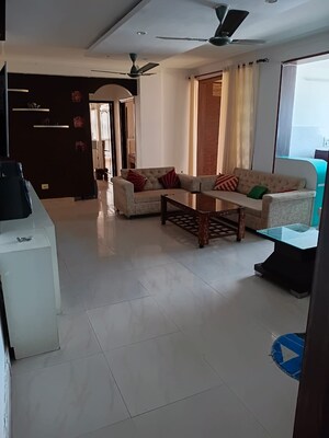 Master Bedroom in 3 BHK Builder Floor at Gms Road – for Rent