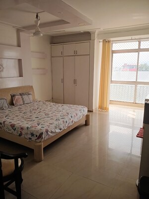 Bedroom in 3 BHK Builder Floor at Gms Road – for Rent