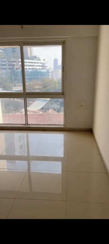 Room in 2 BHK Apartment at Lower Parel West – for Rent