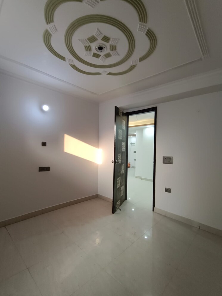 Room, sunshine-apartments-sector-73 2 Bedroom 1050 Sq.Ft. Builder Floor In Sector 73 Noida 9226649