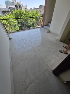 Balcony in 2 BHK Builder Floor at Dayanand Colony – for Rent