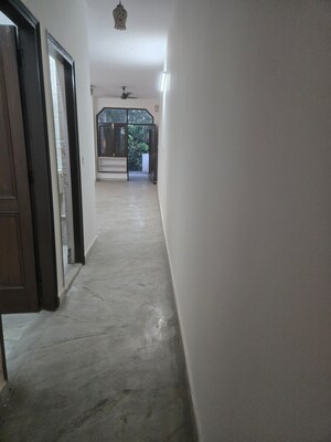 2 BHK Builder Floor For Rent in Dayanand Colony