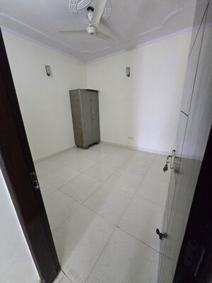Bathroom in 2 BHK Builder Floor at Dayanand Colony – for Rent