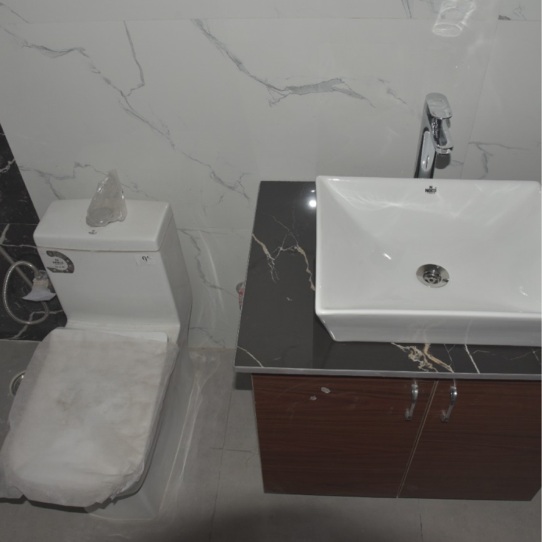 Bathroom, sector 21 3.5 Bedroom 1500 Sq.Ft. Builder Floor In Sector 21 Gurgaon 9226709