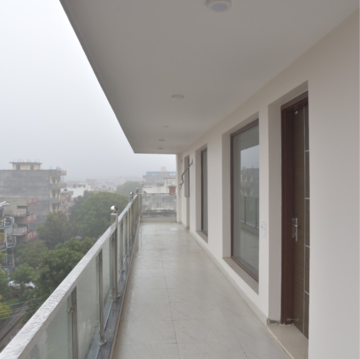 Building Lobby in 3.5 BHK Builder Floor at Sector 21 – for Rent