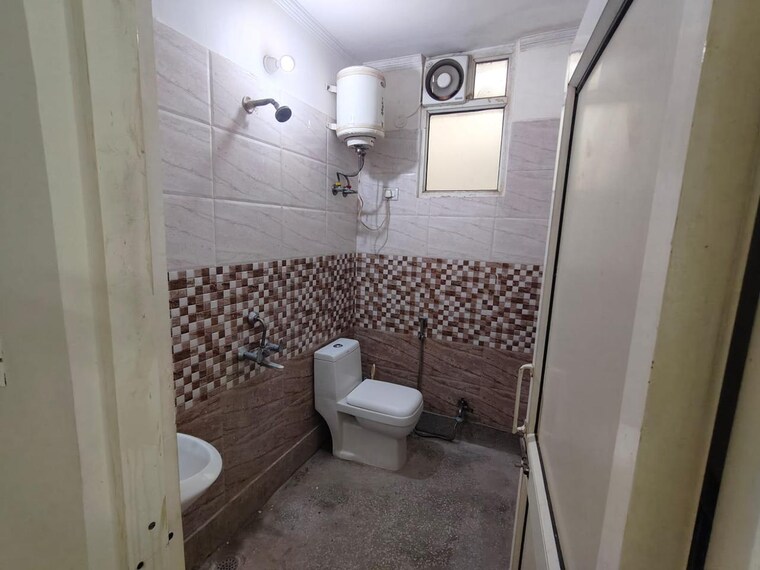 Bathroom, maidan garhi 1 Bedroom 450 Sq.Ft. Builder Floor In Maidan Garhi Delhi 9226805