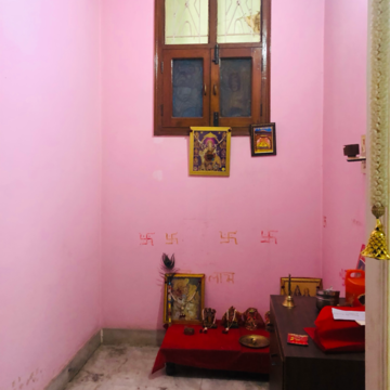 Living Room in 2.5 BHK Villa at Sector 21 – for Rent