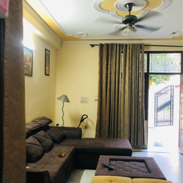 Living Room in 2.5 BHK Villa at Sector 21 – for Rent