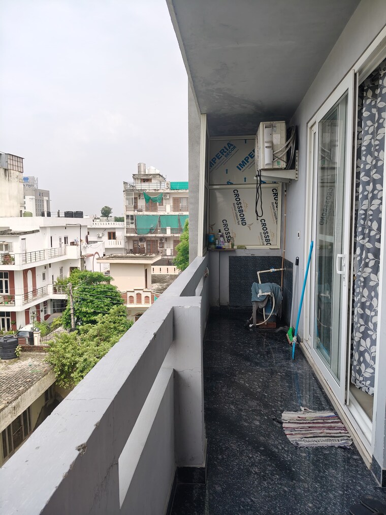 Balcony, carnation-greens 3 Bedroom 250 Sq.Yd. Builder Floor In Sector 8 Faridabad 9226821