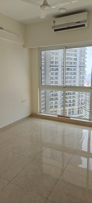 Room in 3 BHK Apartment at Lodha Parkside, Worli – for Rent