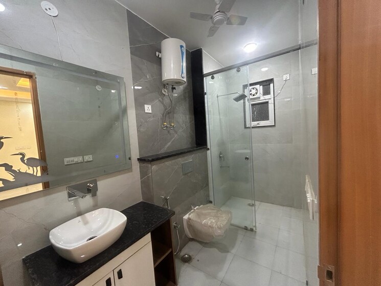 Bathroom, uppal-southend 4 Bedroom 1600 Sq.Ft. Independent House In Sector 49 Gurgaon 9226810