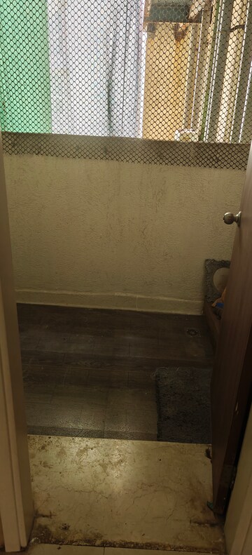 Bathroom in 4 BHK Apartment at Rustomjee Crown, Prabhadevi – for Rent