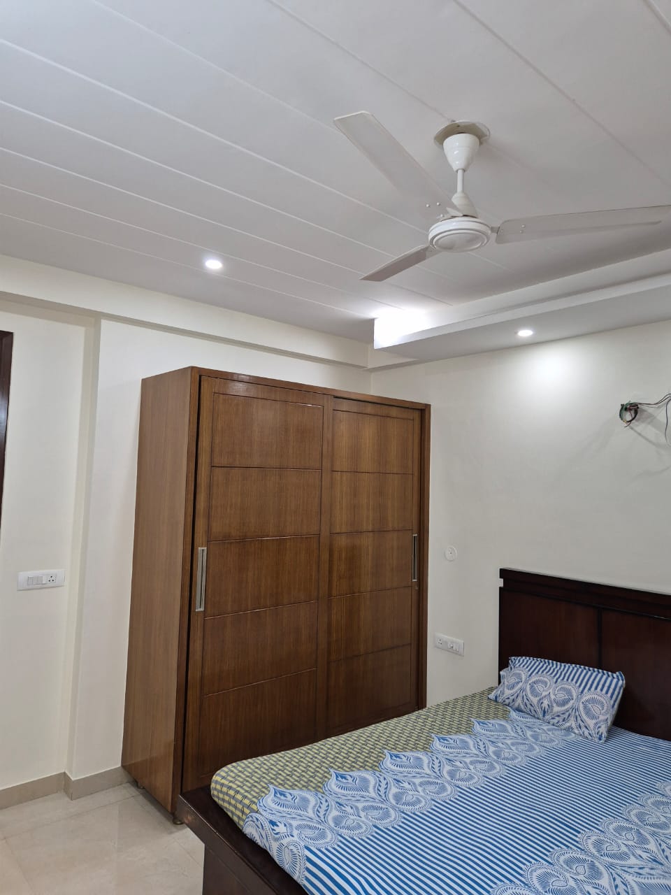 3 BHK + Servant Room Builder Floor For Rent in Sector 46