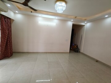 Room in 2.5 BHK Apartment at M3M Marina, Sector 68 – for Rent