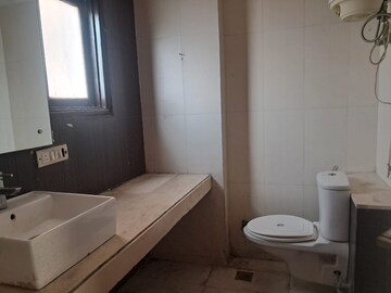 Bathroom in 4 BHK Apartment at The Citizen Apartments, Sector 51 – for Rent