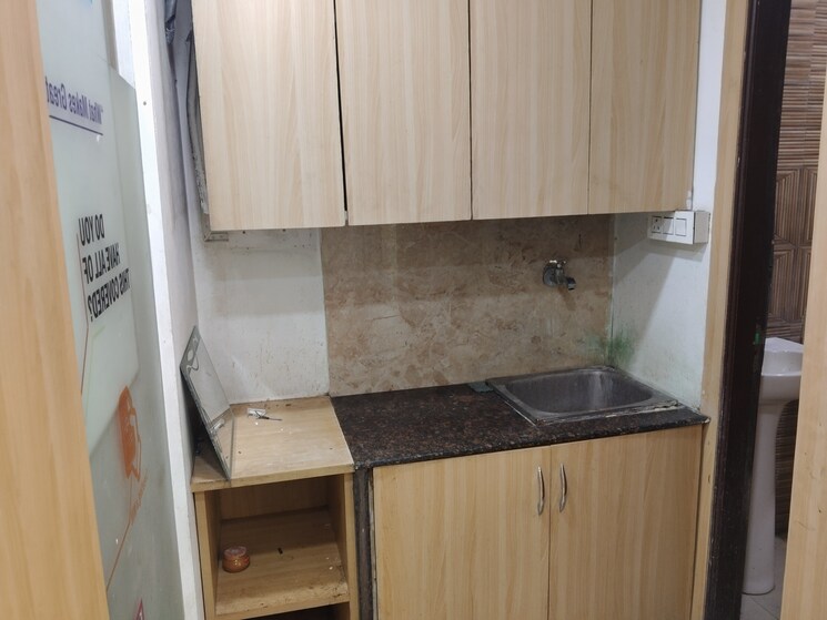 Team Area, netaji subhash place Commercial Office Space 624 Sq.Ft. In Netaji Subhash Place Delhi 9226866