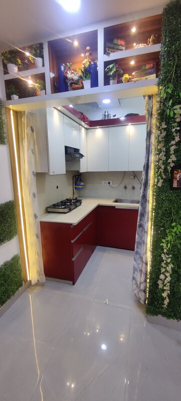 Team Area in 2 BHK Builder Floor at Dwarka Mor – for Rent