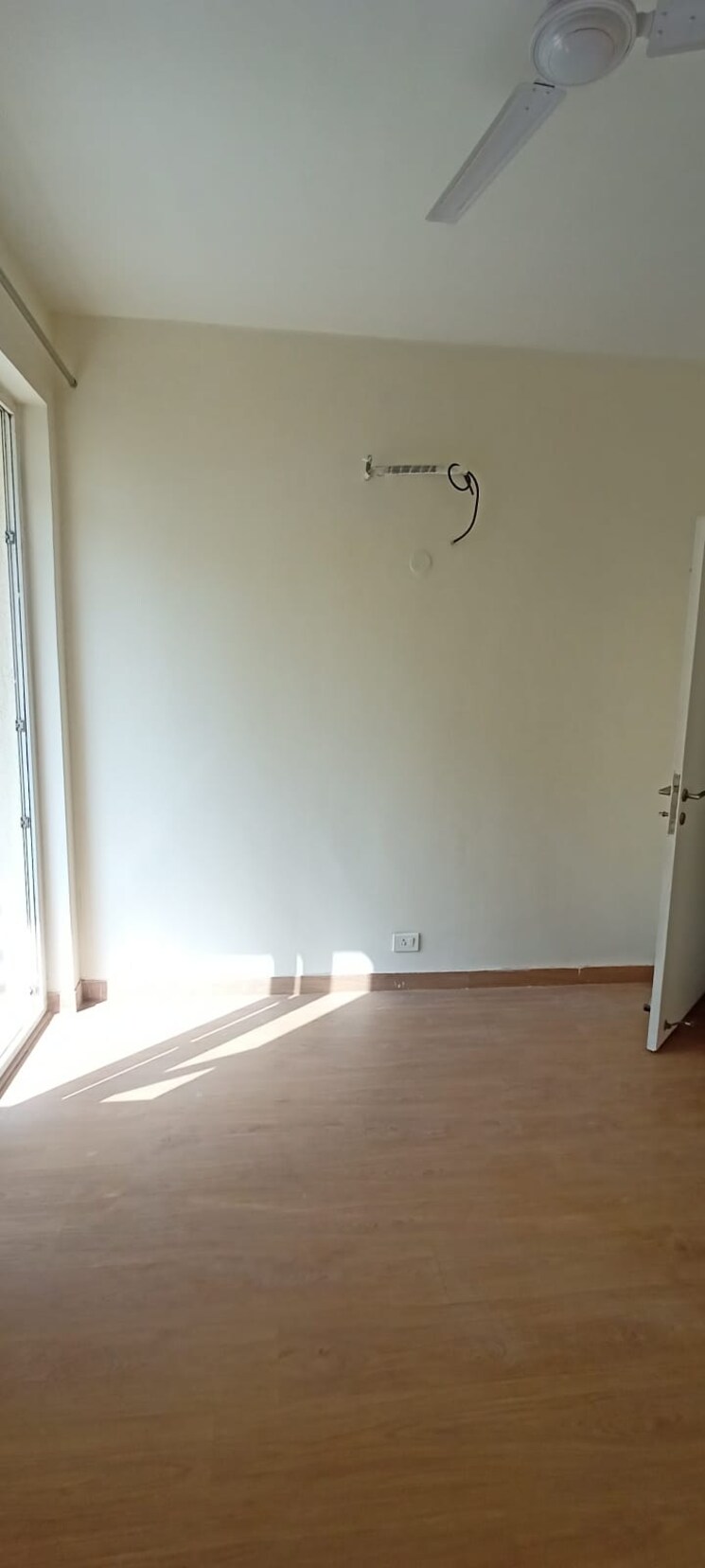 Room, emaar-palm-hills 4 Bedroom 1950 Sq.Ft. Apartment In Sector 77 Gurgaon 9226926