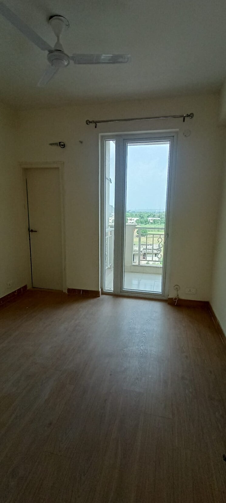 Room, emaar-palm-hills 4 Bedroom 1950 Sq.Ft. Apartment In Sector 77 Gurgaon 9226926