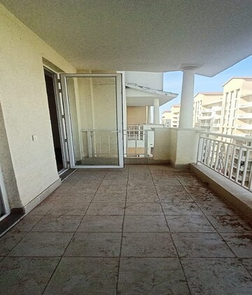 Balcony in 4 BHK Apartment at Emaar Palm Hills, Sector 77 – for Sale