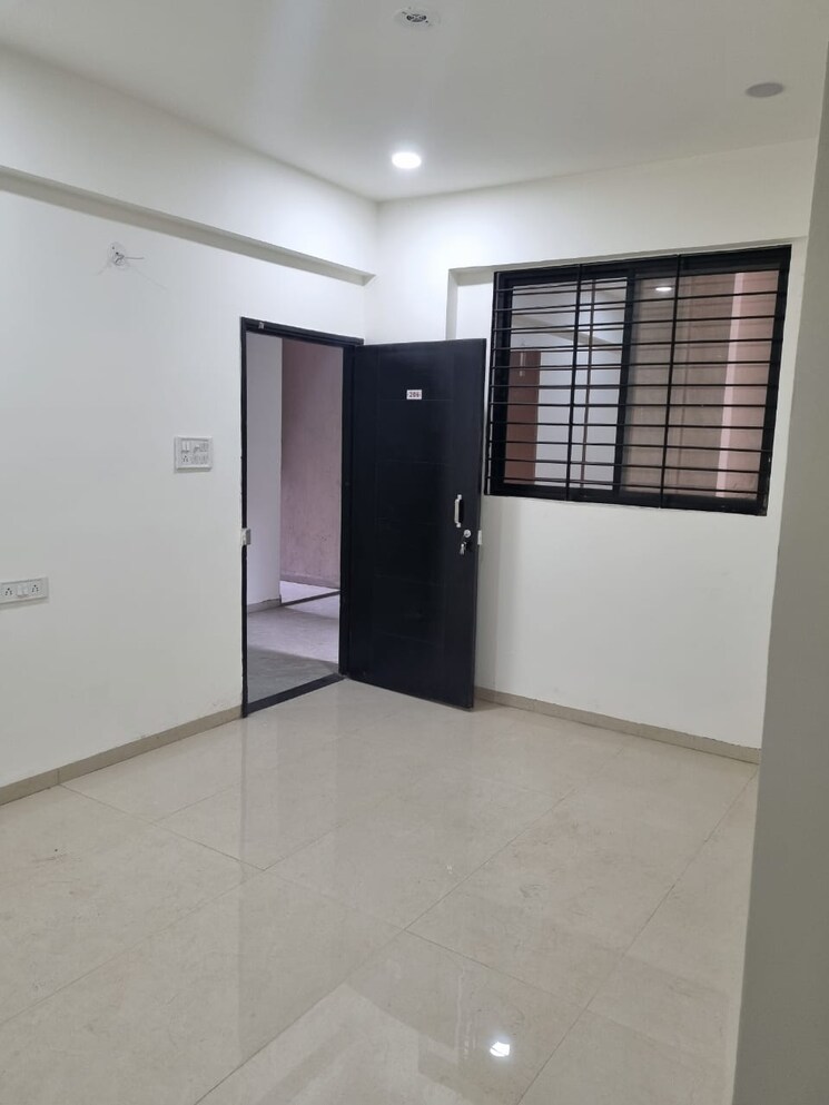 Room, race course road 3 Bedroom 957 Sq.Ft. Apartment In Race Course Road Indore 9226956