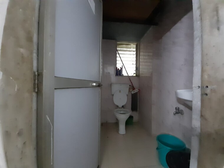 Bathroom, goregaon east Commercial Office Space 260 Sq.Ft. In Goregaon East Mumbai 9226992